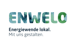 Logo von Enwelo mit dem Slogan &bdquo;Energiewende lokal. Mit uns gestalten.&ldquo; in aquarellartigen Farben.